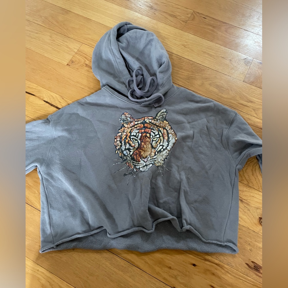 Tiger crop sweatshirt